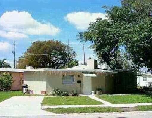 2025 Delphia Street, West Palm Beach, FL 33401 photo 2
