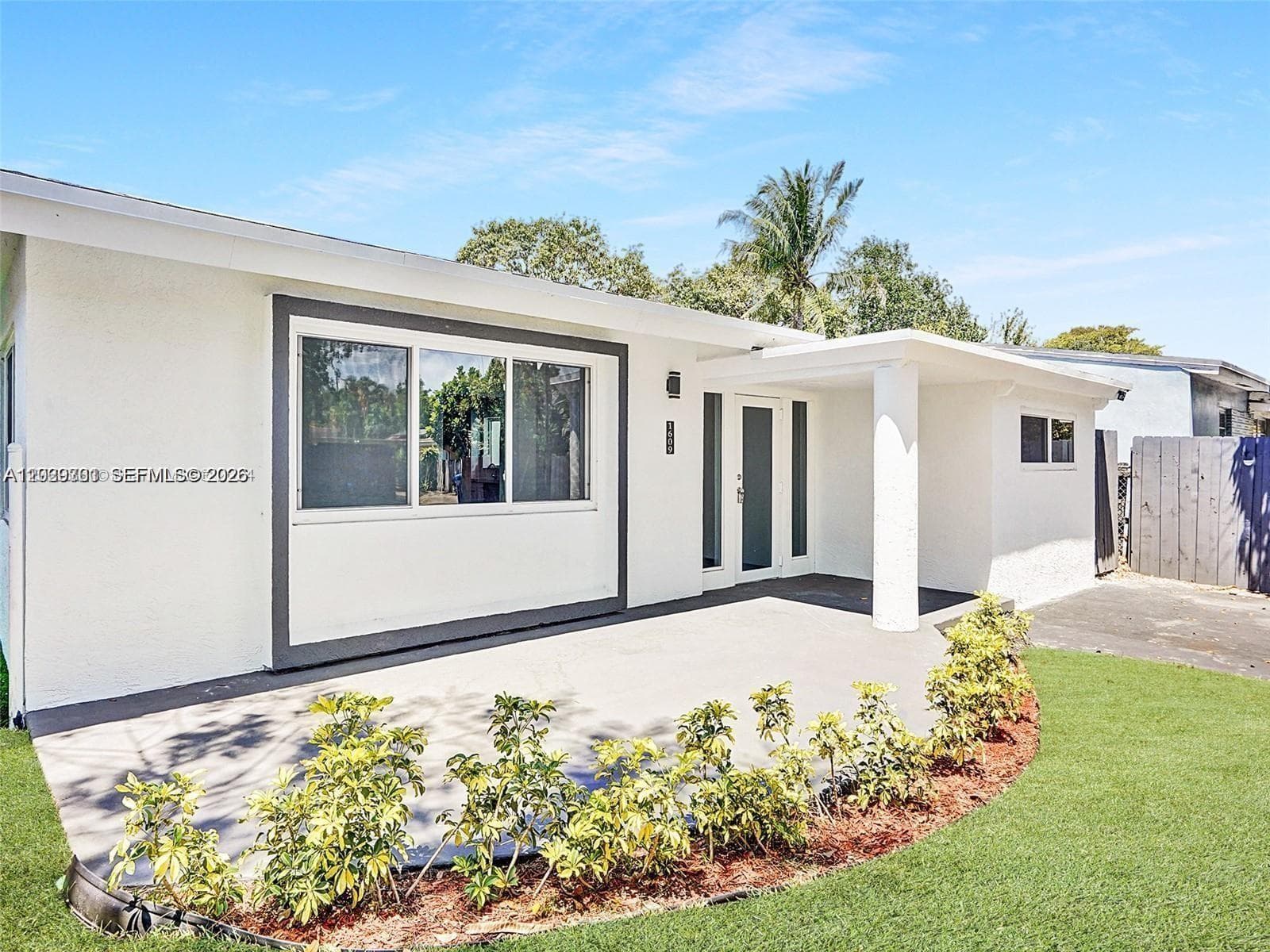 1609 NW 7th Ter, Fort Lauderdale, FL 33311 photo 3