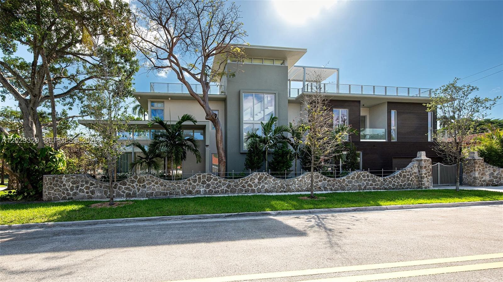 2100 S Miami Ave, Miami, FL 33129 photo 2