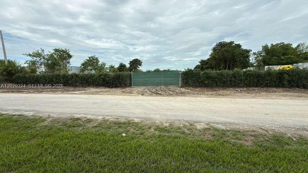 16555 SW 213TH AVE, Miami, FL 33187 photo 2