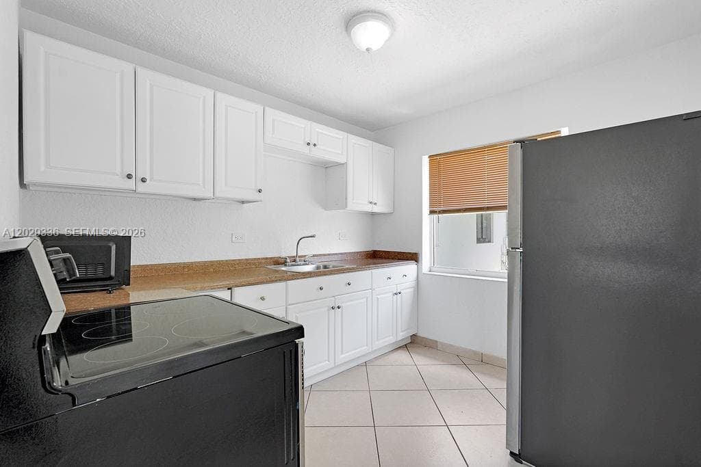 2415 Pierce St # -, Hollywood, FL 33020 photo 2