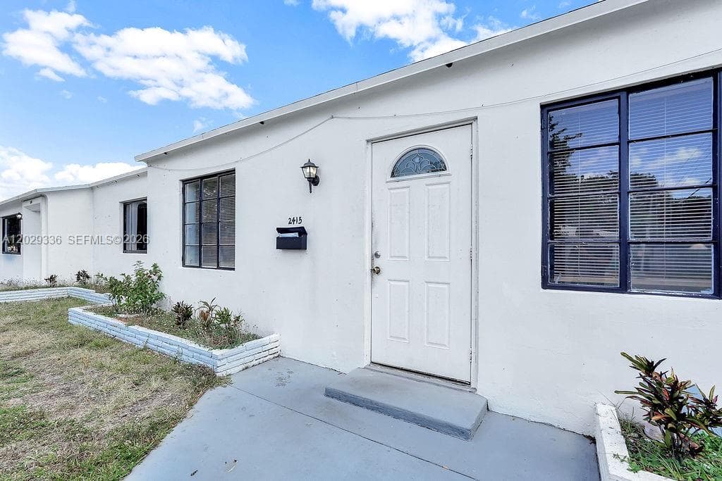 2415 Pierce St # -, Hollywood, FL 33020