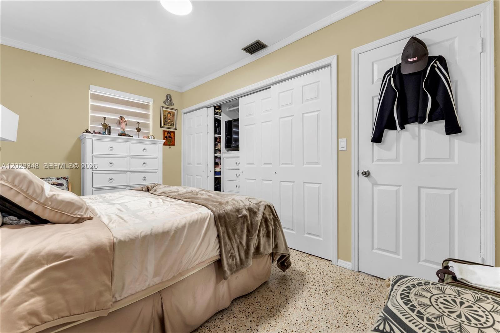 884 W 72nd Pl, Hialeah, FL 33014 photo 4