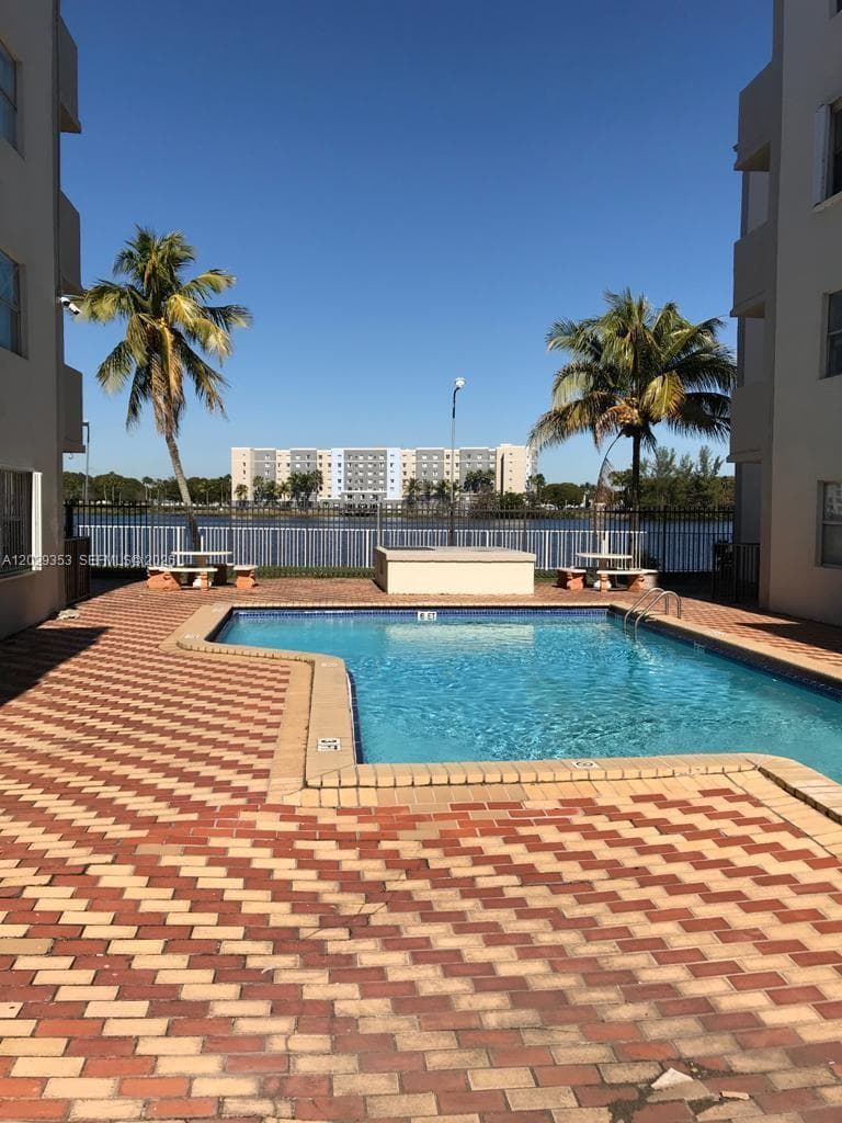 5505 NW 7th St # W417, Miami, FL 33126 photo 5