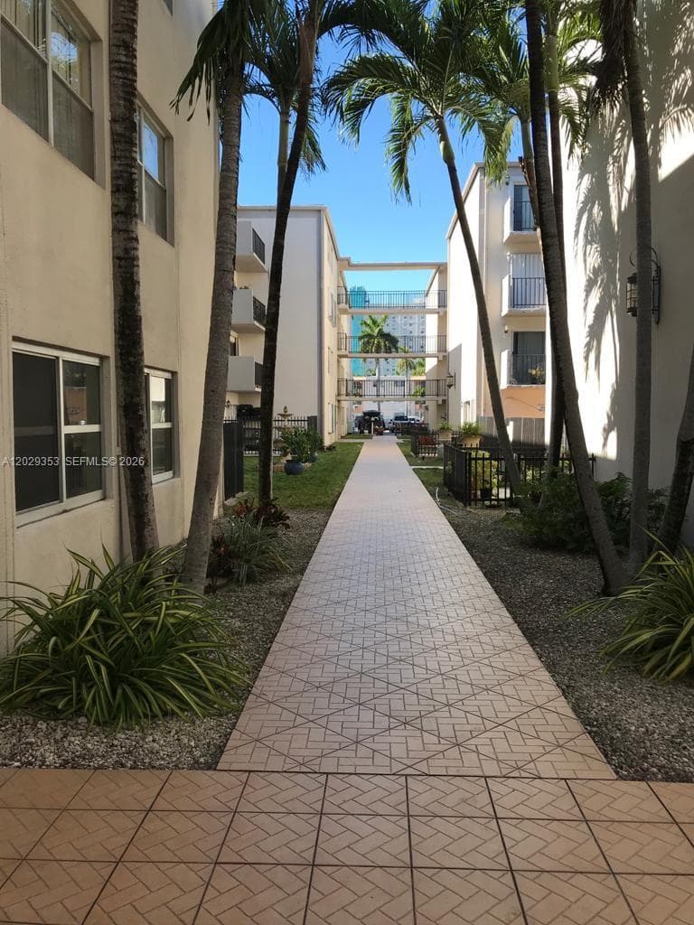5505 NW 7th St # W417, Miami, FL 33126 photo 4