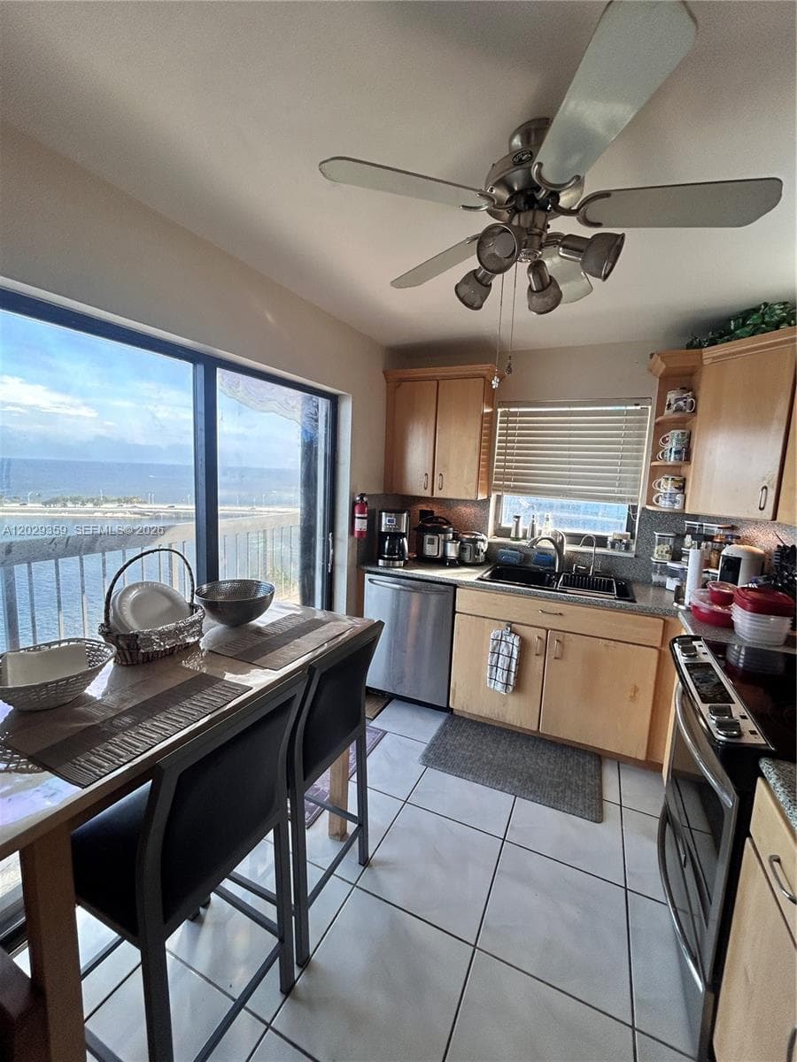2333 Brickell Ave # 1402, Miami, FL 33129 photo 5