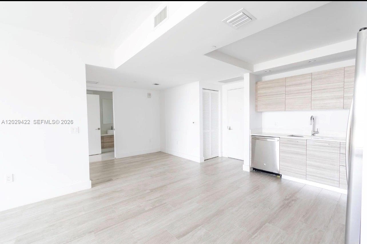 121 NE 34th St # 1412, Miami, FL 33137 photo 3