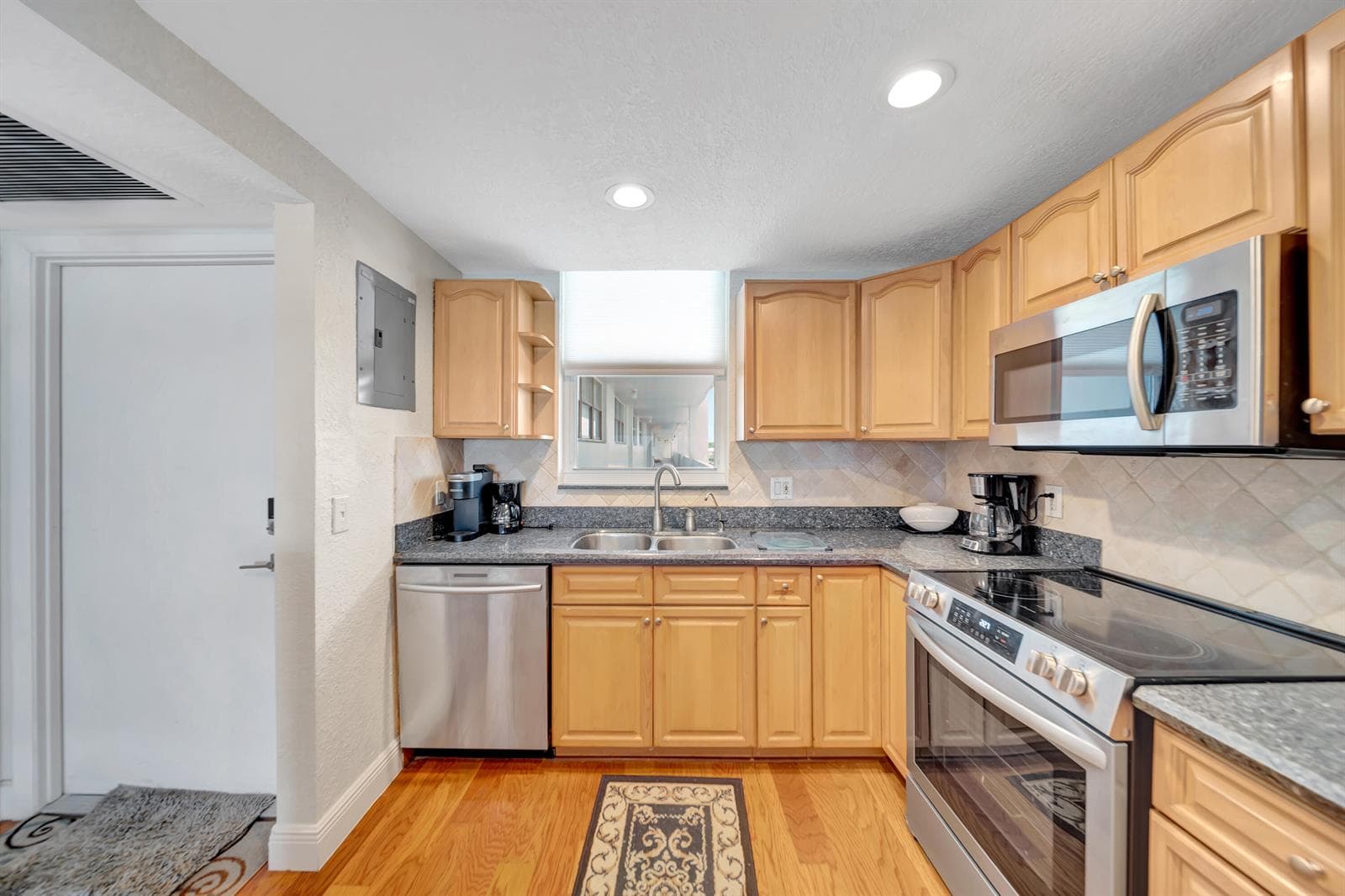 3100 NE 49 Street # 403, Fort Lauderdale, FL 33308 photo 3