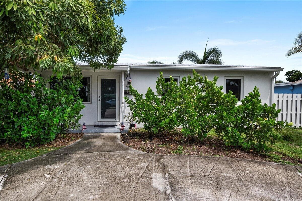 727 Bunker Road, West Palm Beach, FL 33405 photo 3