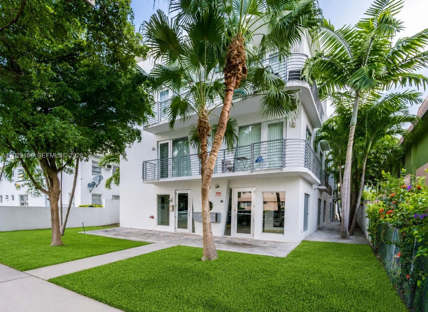 945 Michigan Ave # 5, Miami Beach, FL 33139 photo 2