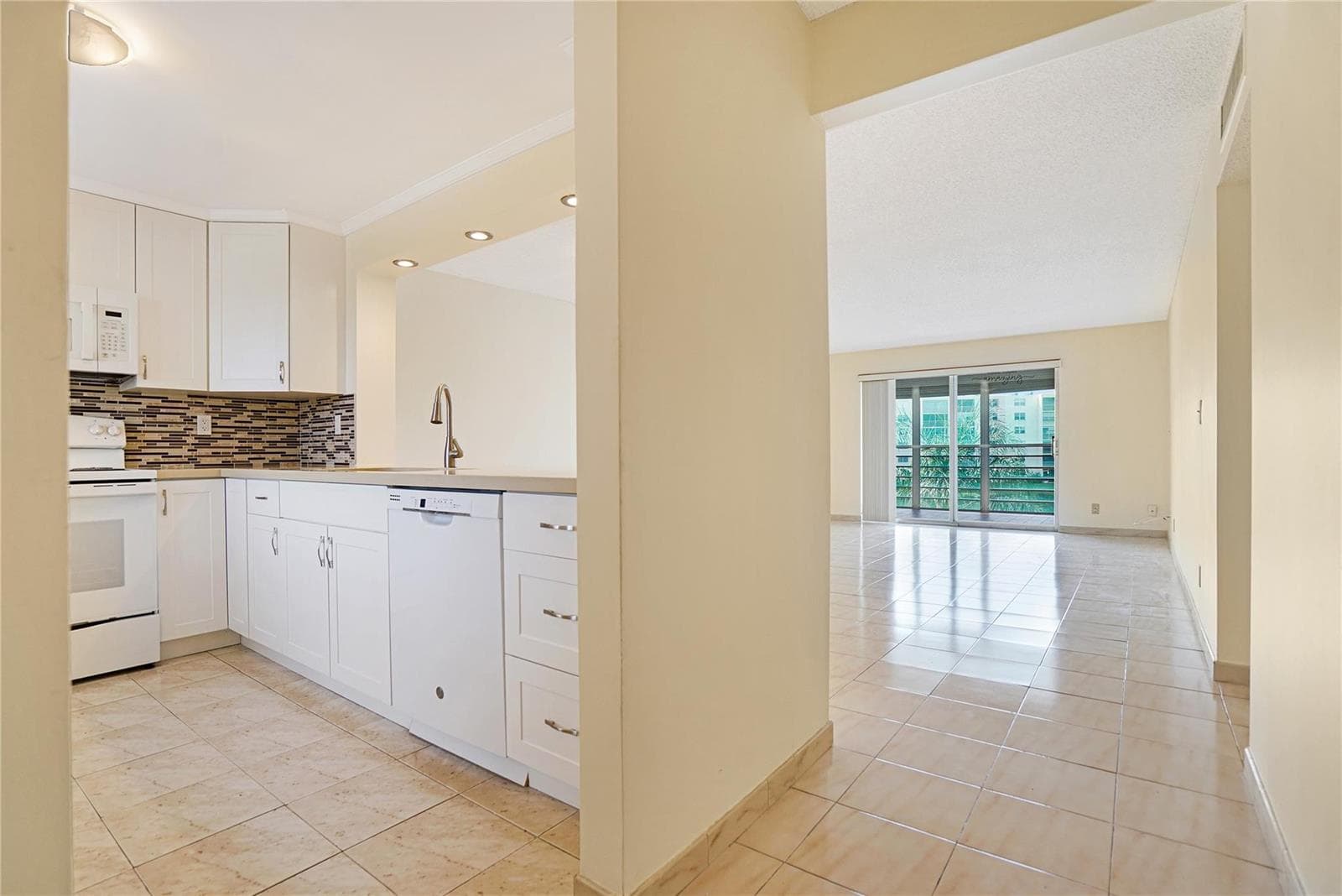 111 SE 3rd Avenue # 306, Dania Beach, FL 33004 photo 3