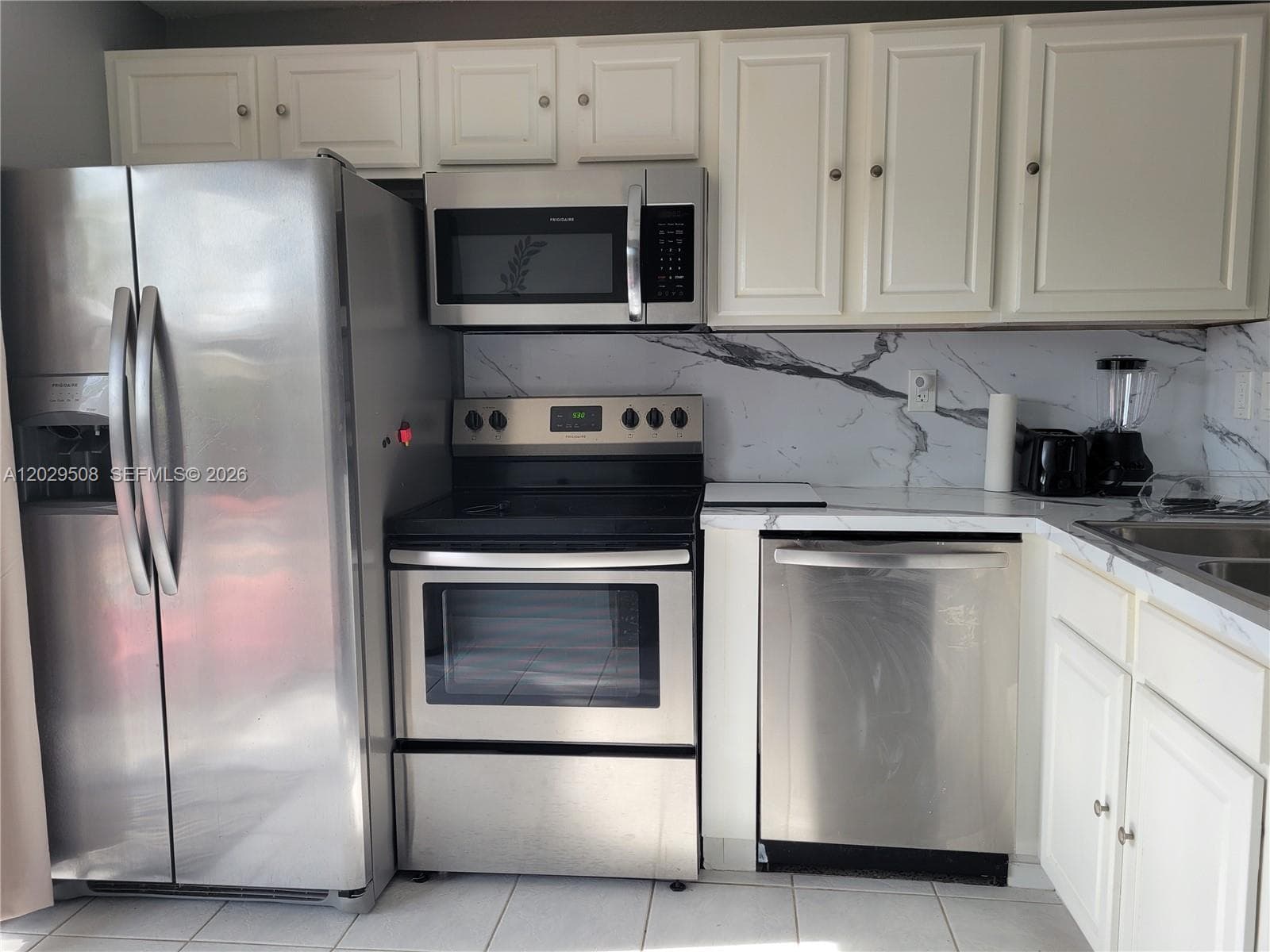 2560 NE 8th Ter, Pompano Beach, FL 33064 photo 5