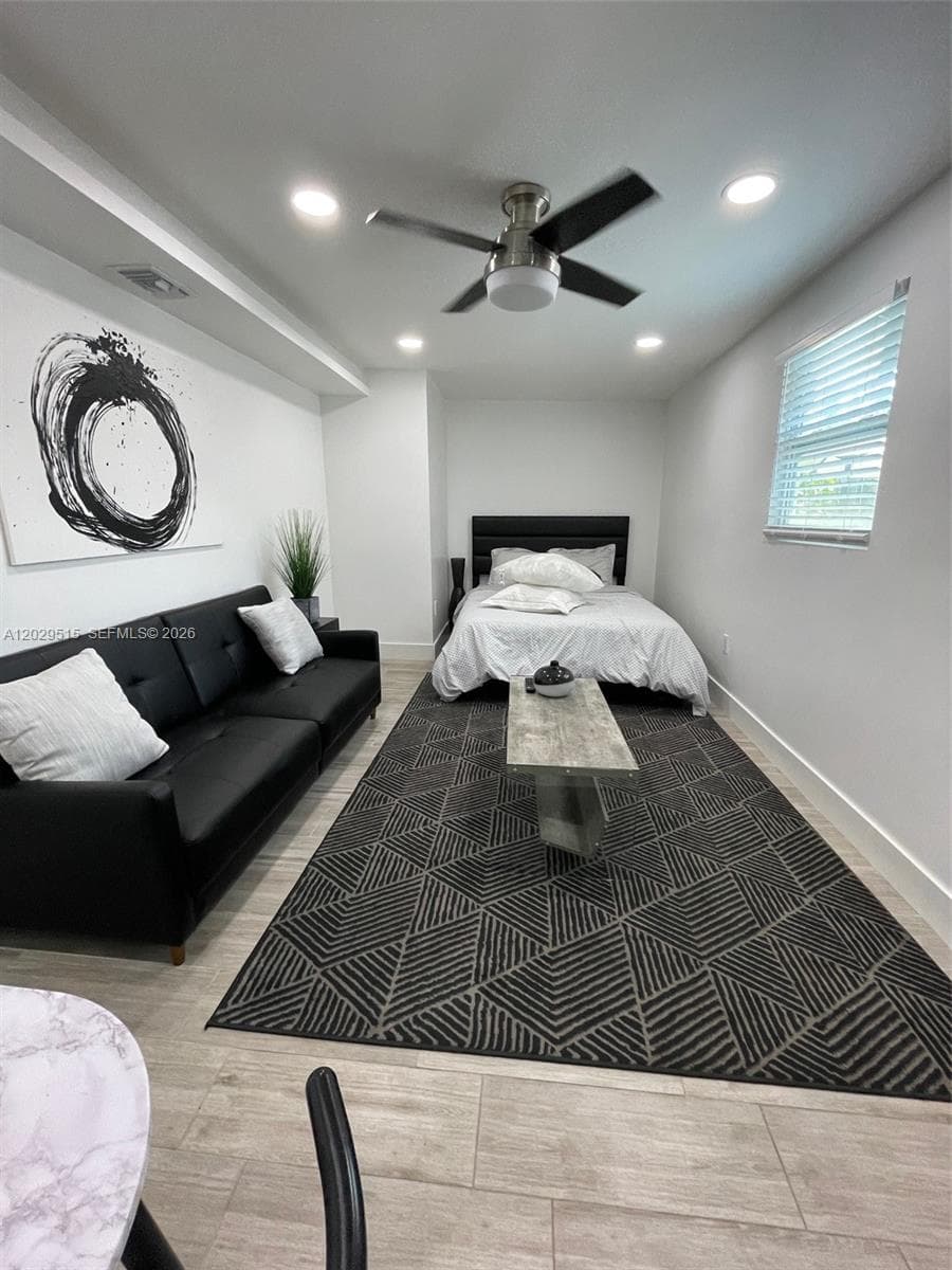 170 NE 60th St # EFFICENCY, Oakland Park, FL 33334 photo 3