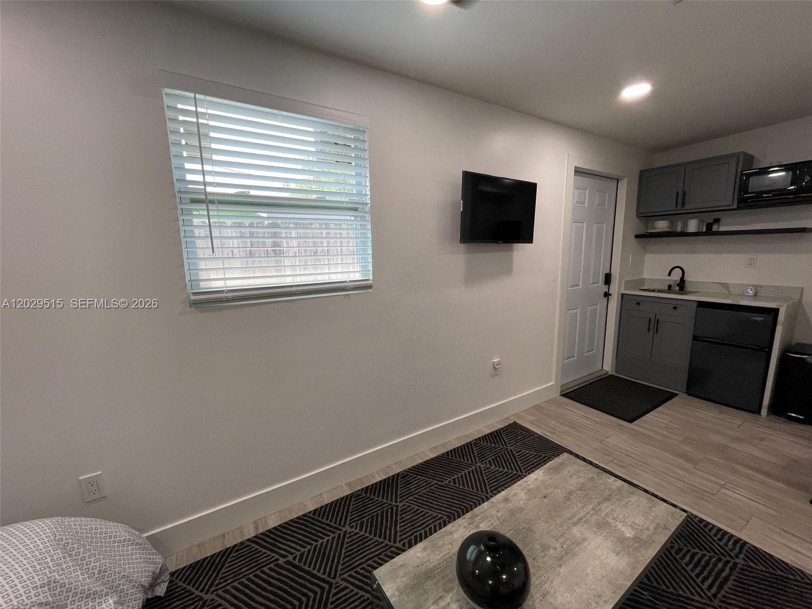 170 NE 60th St # EFFICENCY, Oakland Park, FL 33334 photo 4