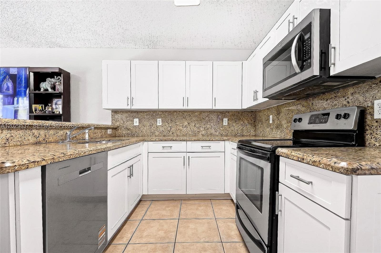 6124 NW 40th St, Coral Springs, FL 33067 photo 4