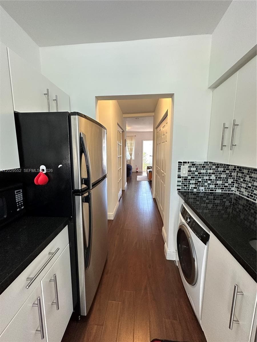 911 Meridian Ave # 206, Miami Beach, FL 33139 photo 3