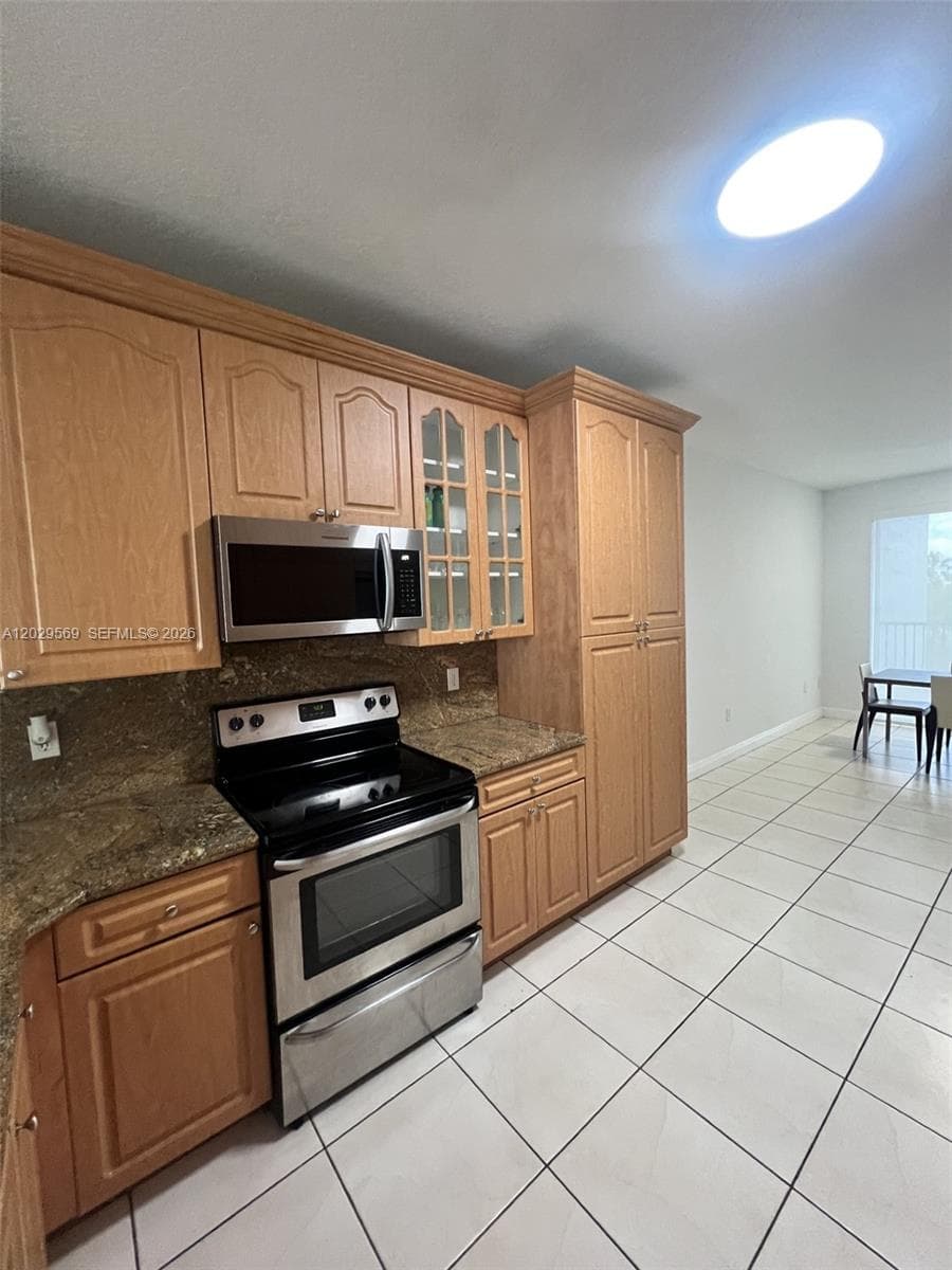 10750 NW 66th St # 401, Doral, FL 33178 photo 5