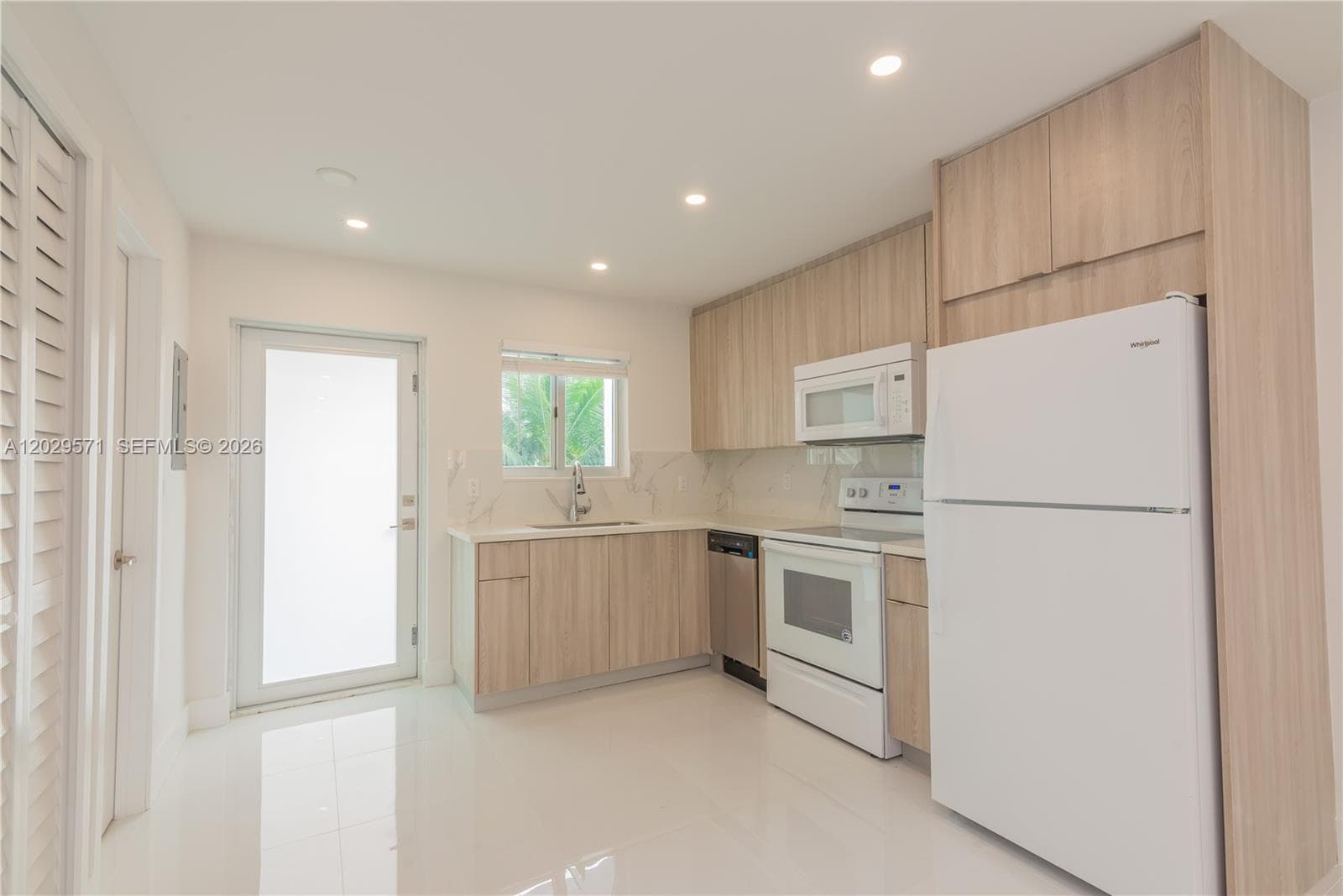 3755 NE 167th St # 6, North Miami Beach, FL 33160 photo 4