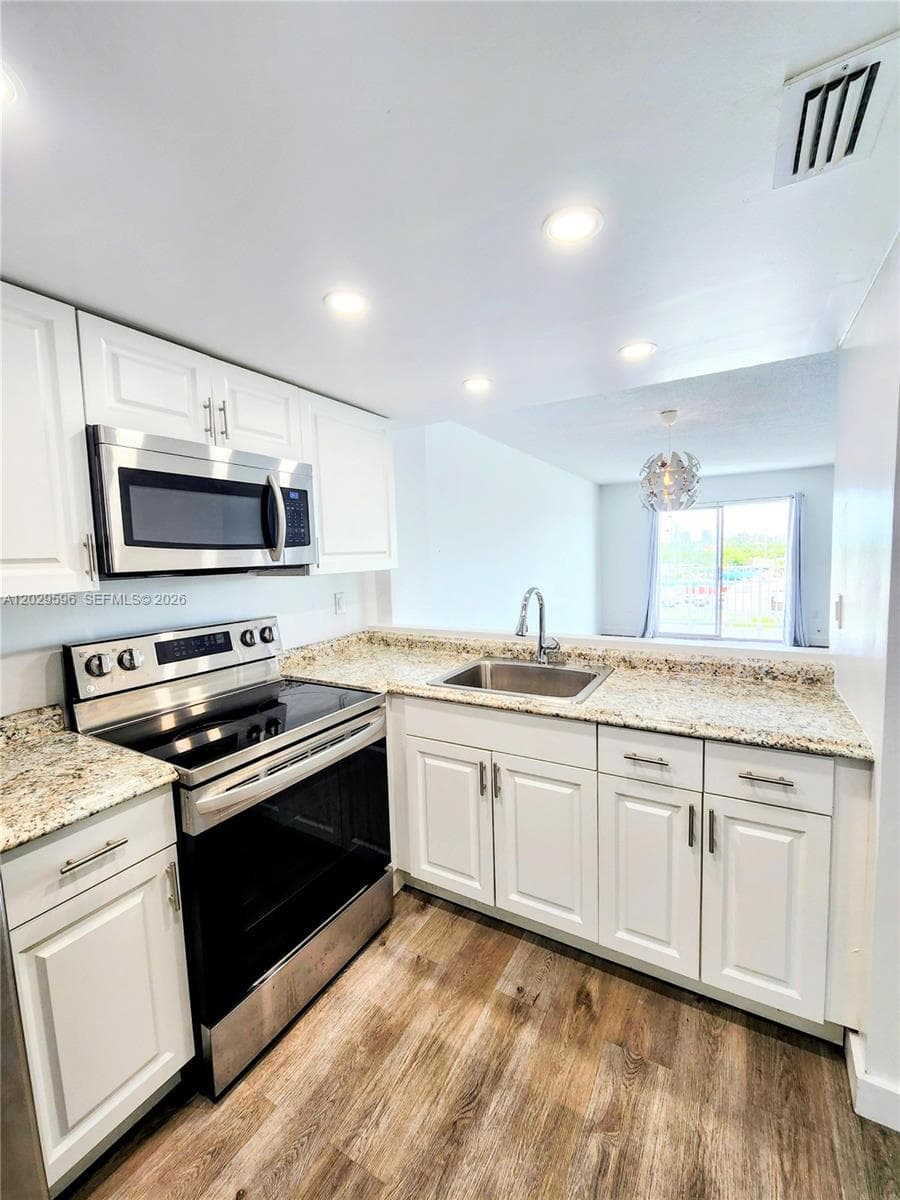 16465 NE 22nd Ave # 610, North Miami Beach, FL 33160 photo 4