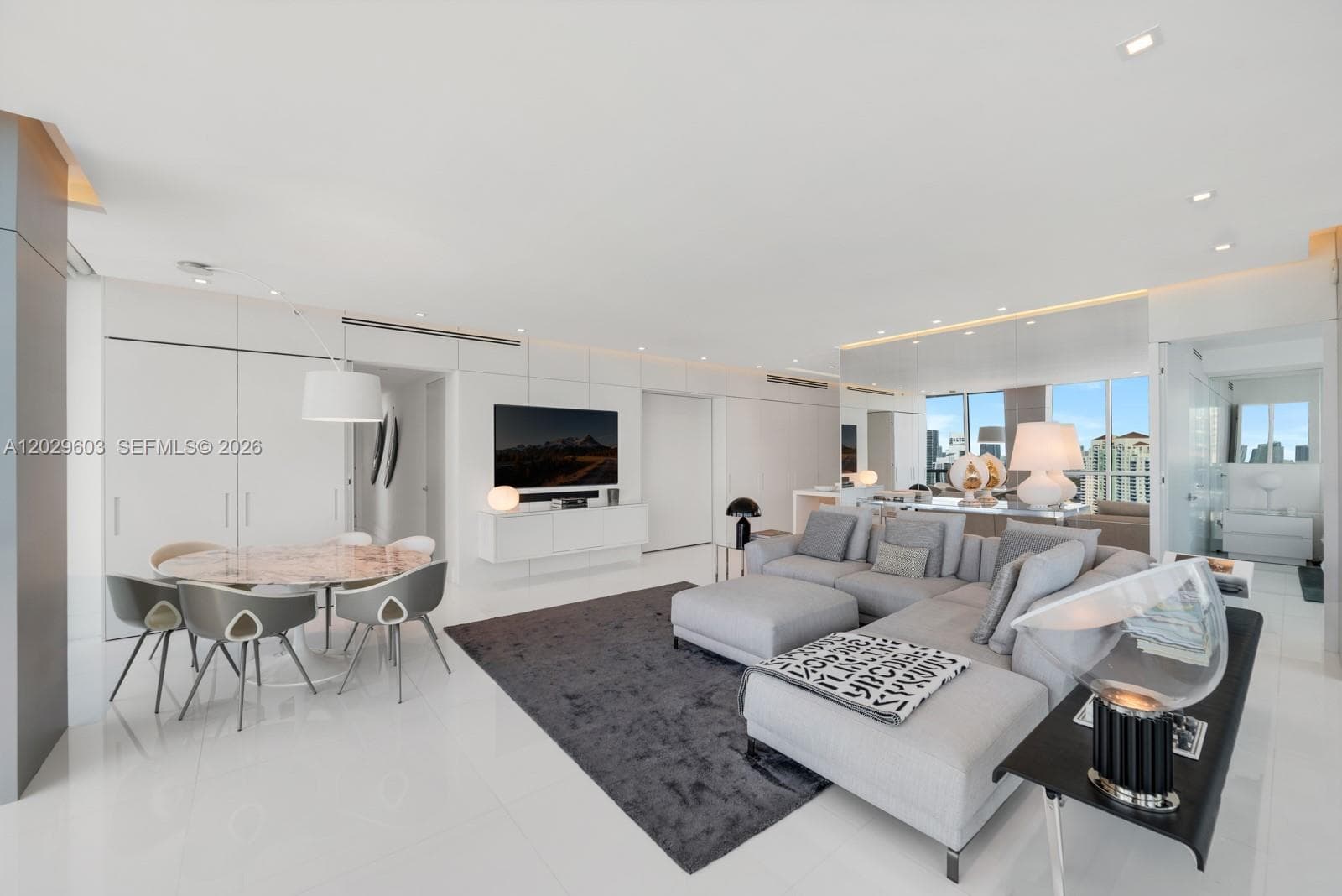 50 S Pointe Dr # 2903, Miami Beach, FL 33139 photo 4