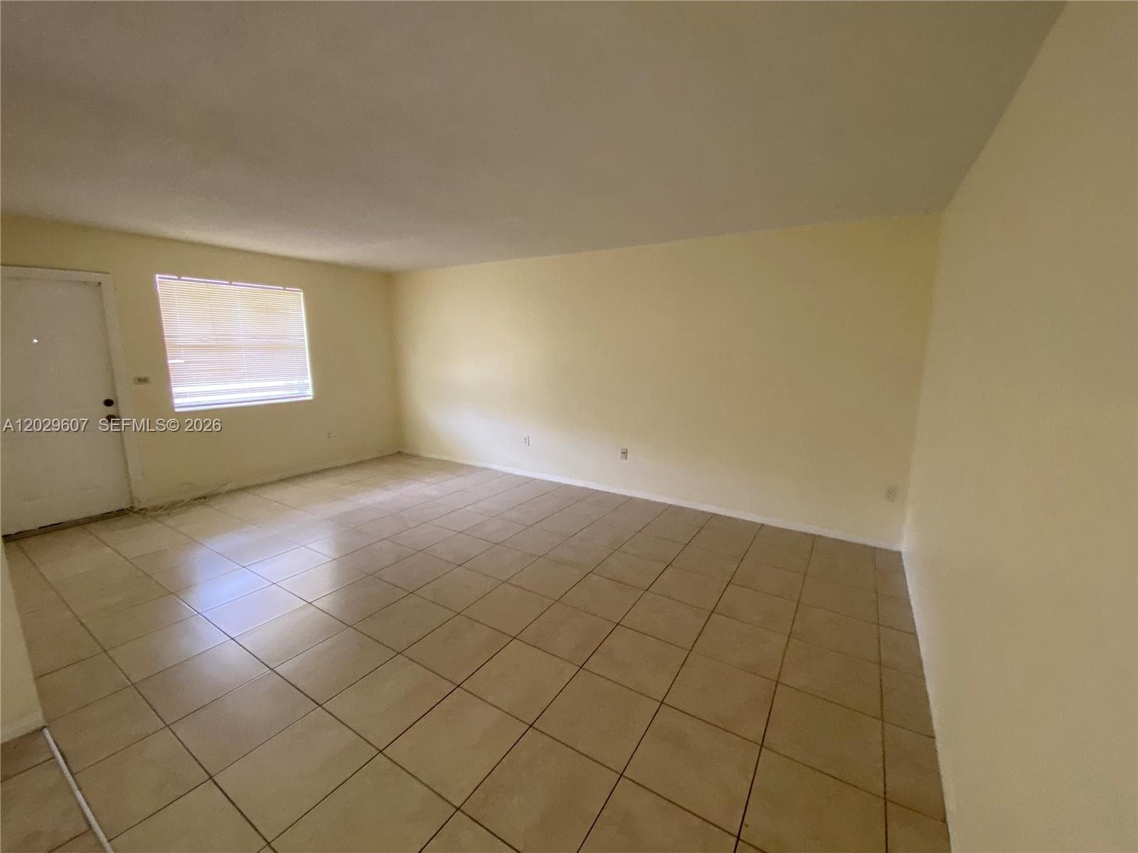 2400 NE 188th St # 2404, Miami, FL 33180 photo 2