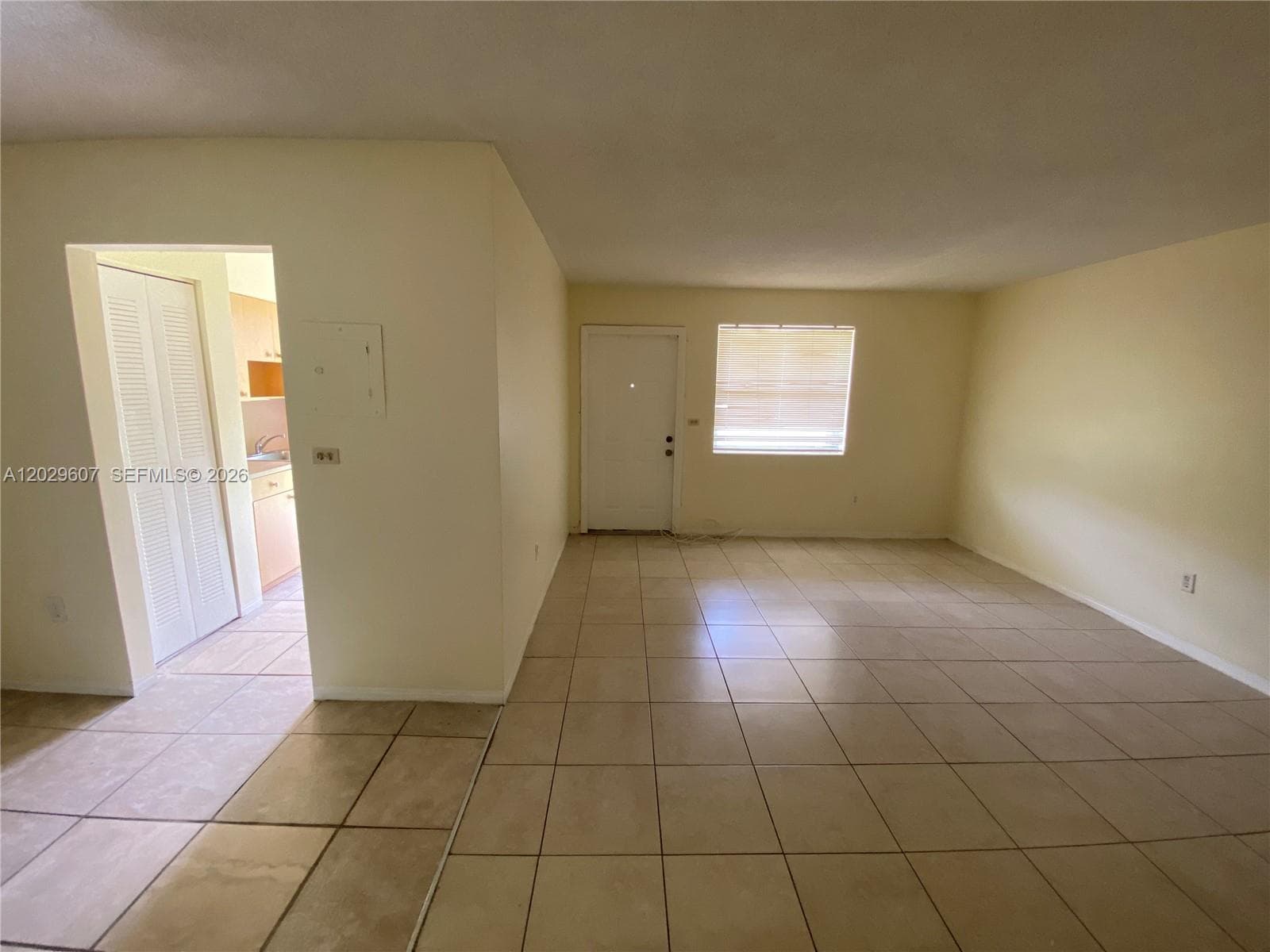 2400 NE 188th St # 2404, Miami, FL 33180 photo 3