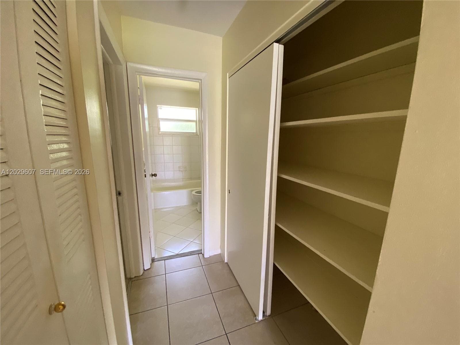 2400 NE 188th St # 2404, Miami, FL 33180 photo 4
