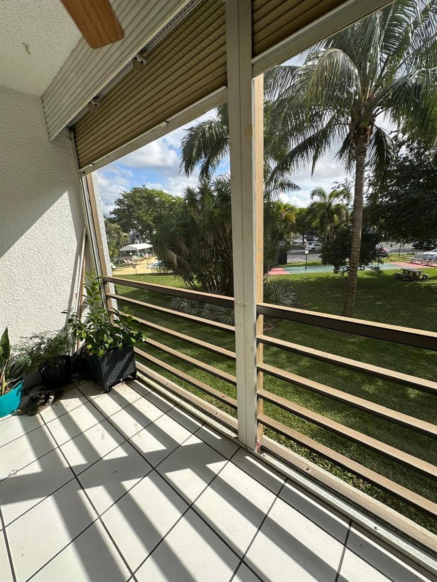 115 Royal Pk Drive # 2g, Oakland Park, FL 33309 photo 5