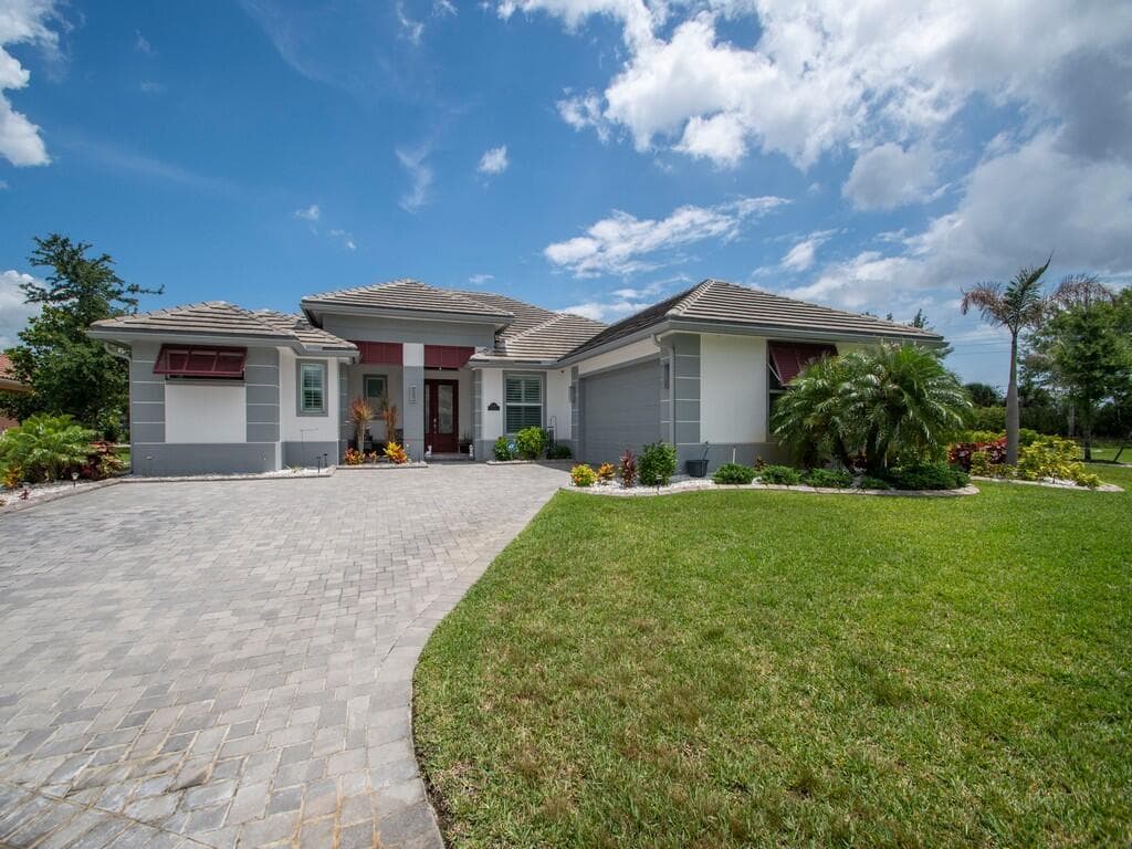 8220 Halbert Lane, Vero Beach, FL 32968 photo 2
