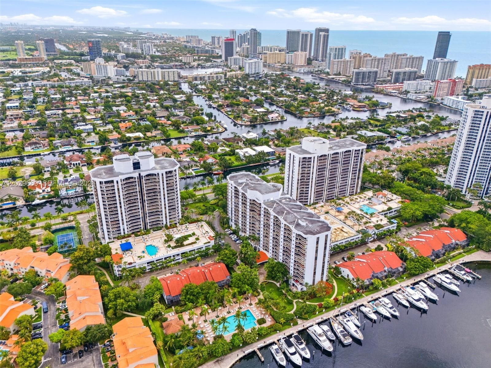 3610 Yacht Club Dr # 1115, Aventura, FL 33180 photo 2