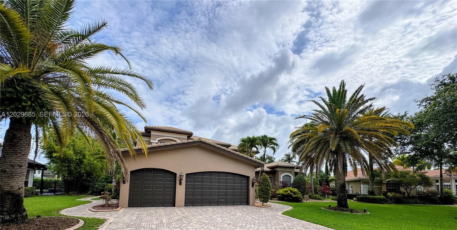 10445 Canterbury Ct, Davie, FL 33328 photo 3