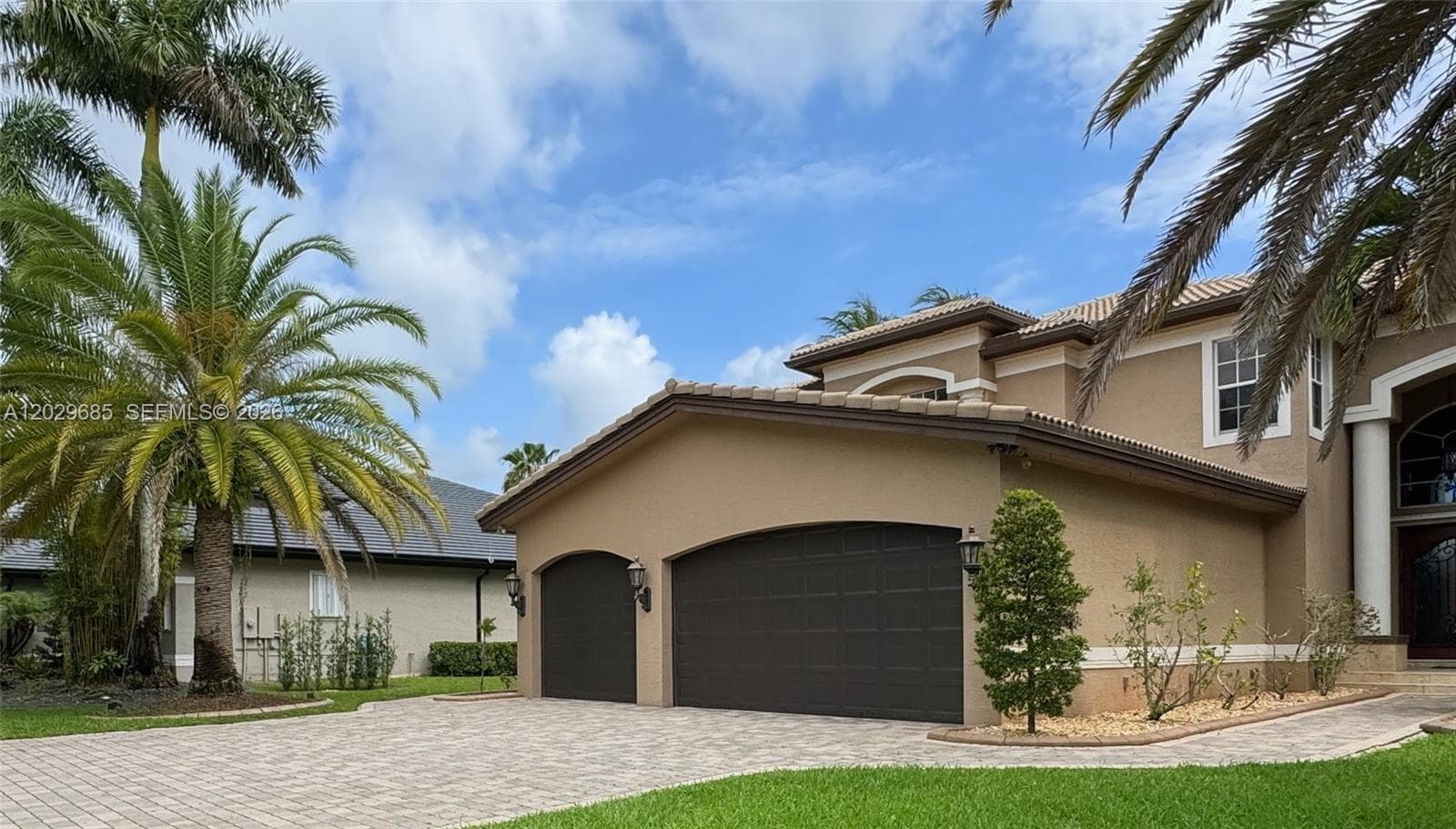 10445 Canterbury Ct, Davie, FL 33328 photo 4