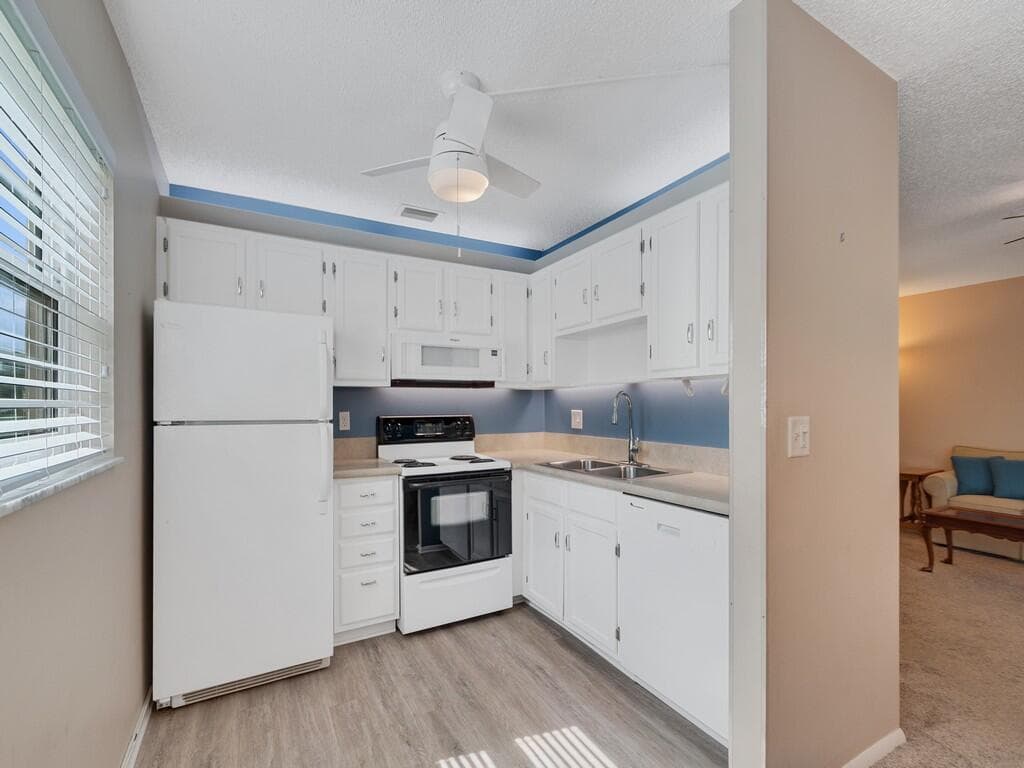 105 Spring Lake Court # 102, Vero Beach, FL 32962 photo 5