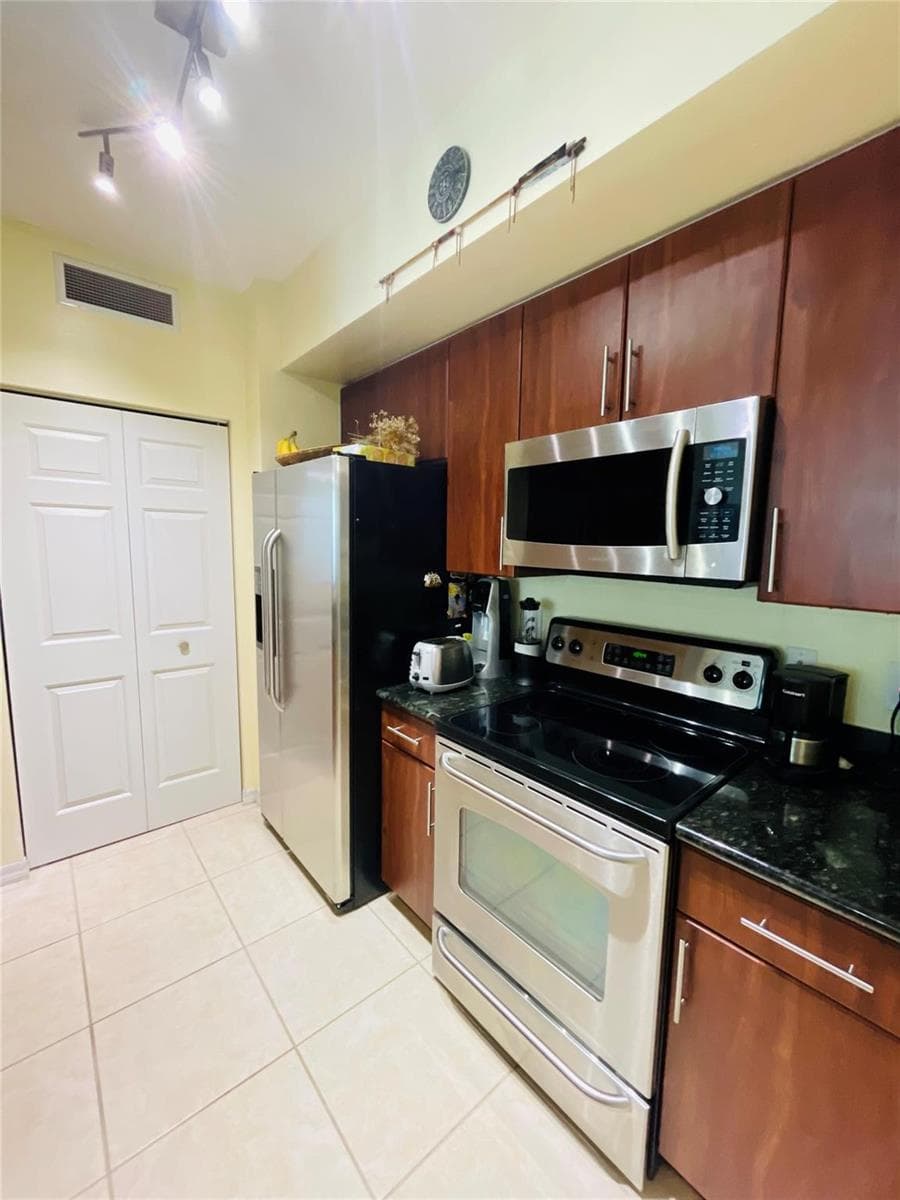 2401 NE 65th Street # 408, Fort Lauderdale, FL 33308 photo 3