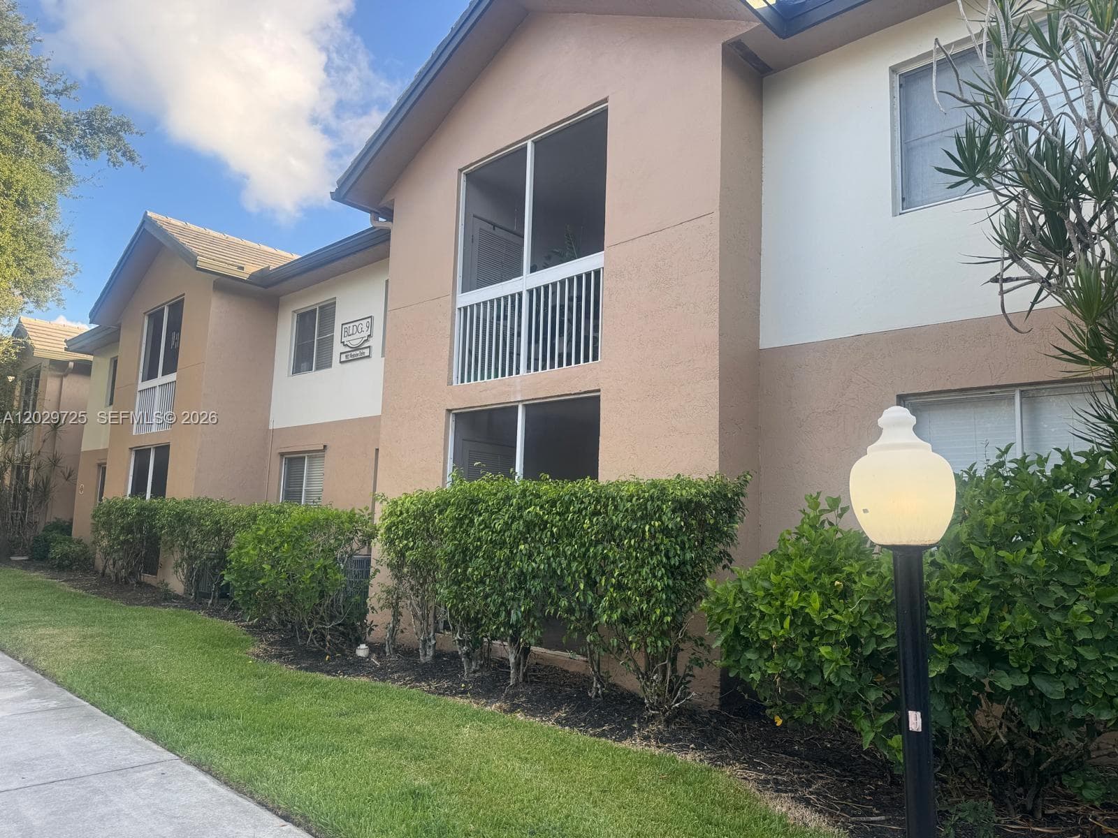 9811 Westview Dr # 913, Coral Springs, FL 33076 photo 2