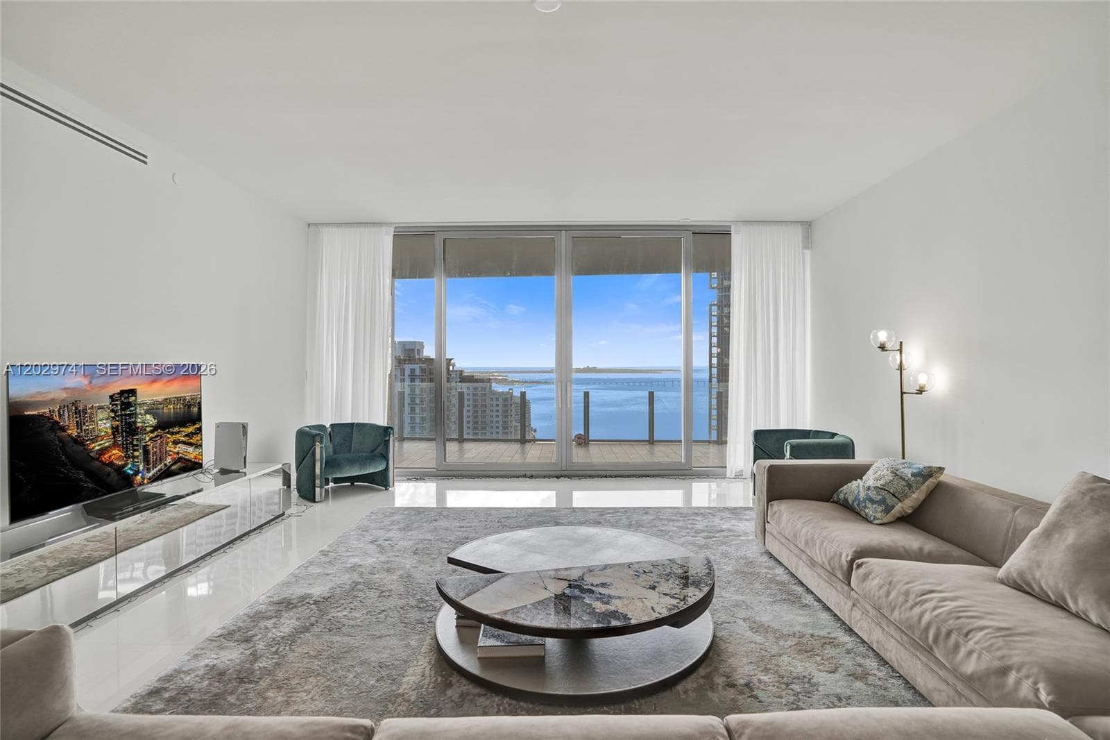 300 Biscayne Boulevard Way # 3304C, Miami, FL 33131 photo 2