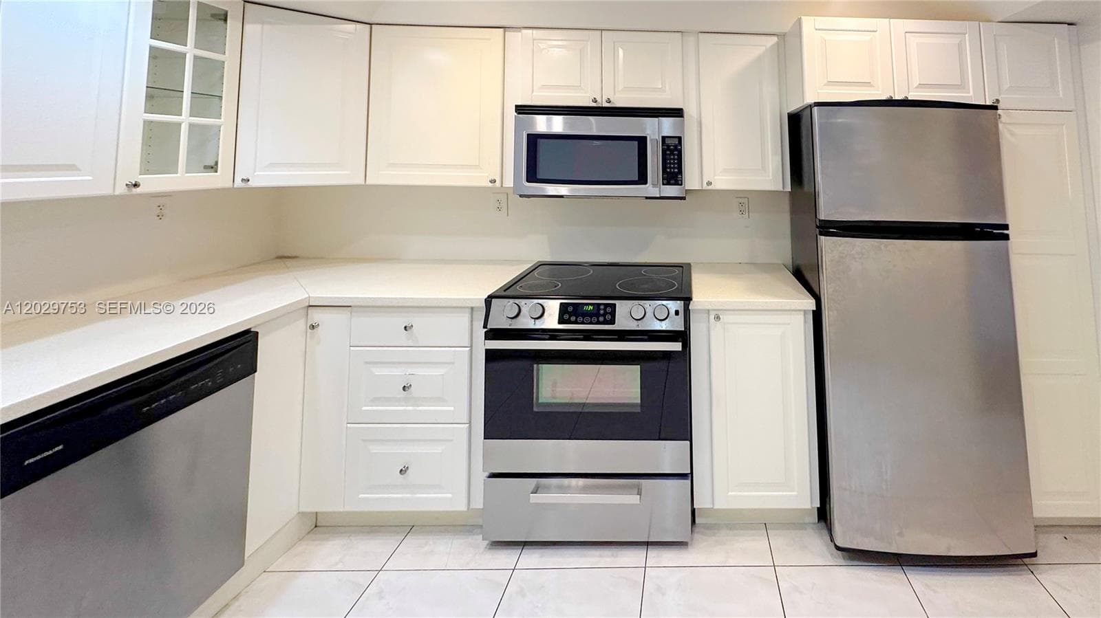 800 Parkview Dr # 323, Hallandale Beach, FL 33009 photo 2