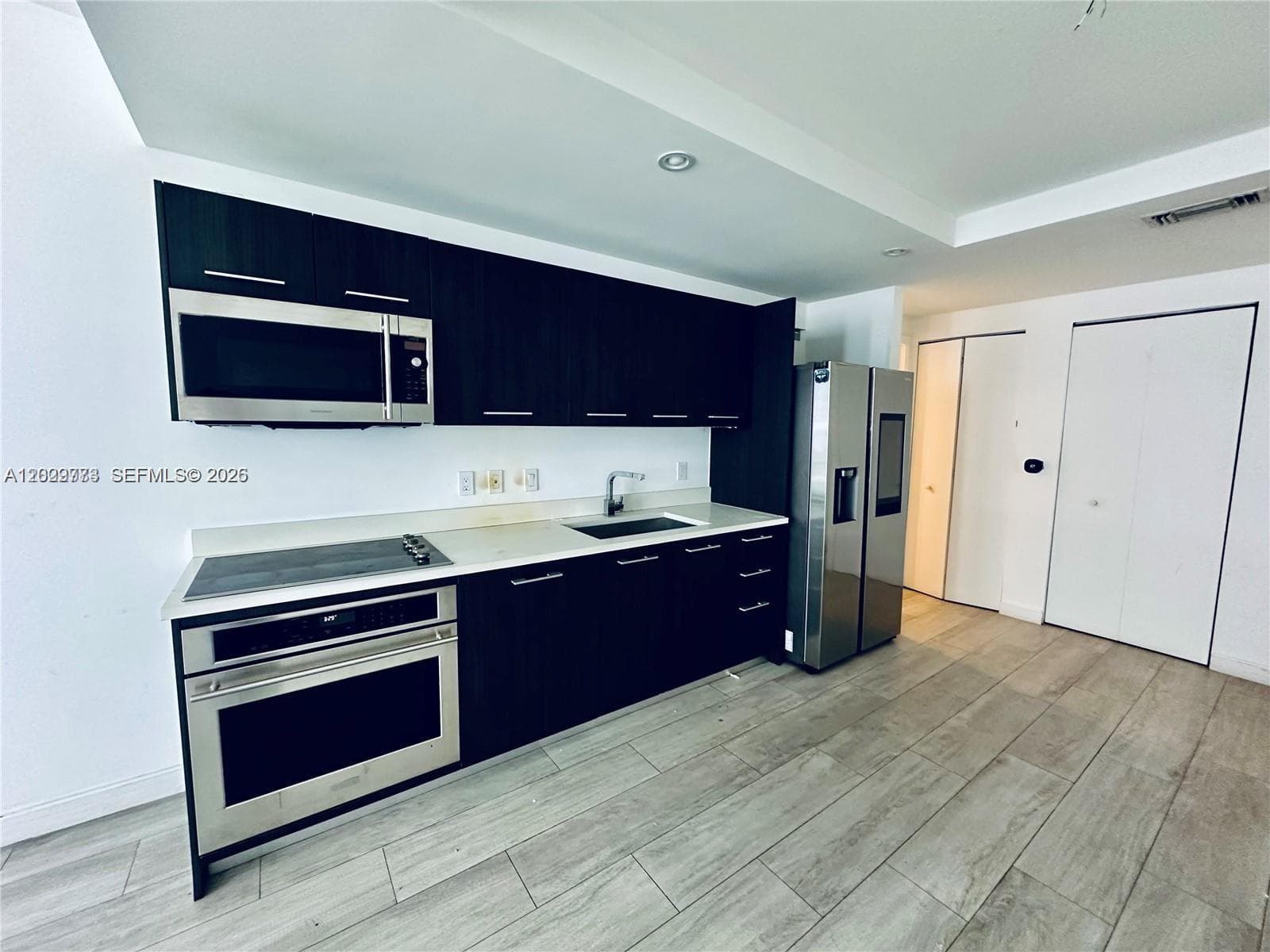 55 SW 9th St # 3409, Miami, FL 33130 photo 4