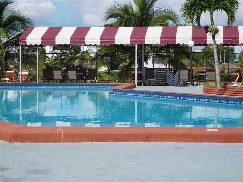 20337 NE 2nd Avenue, Miami, FL 33179 photo 3