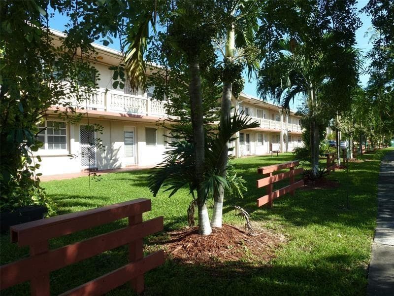 20337 NE 2nd Avenue, Miami, FL 33179 photo 4
