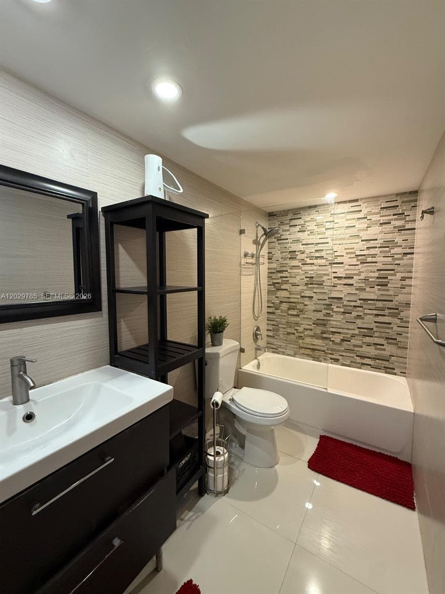 19370 Collins Ave # 912, Sunny Isles Beach, FL 33160 photo 2
