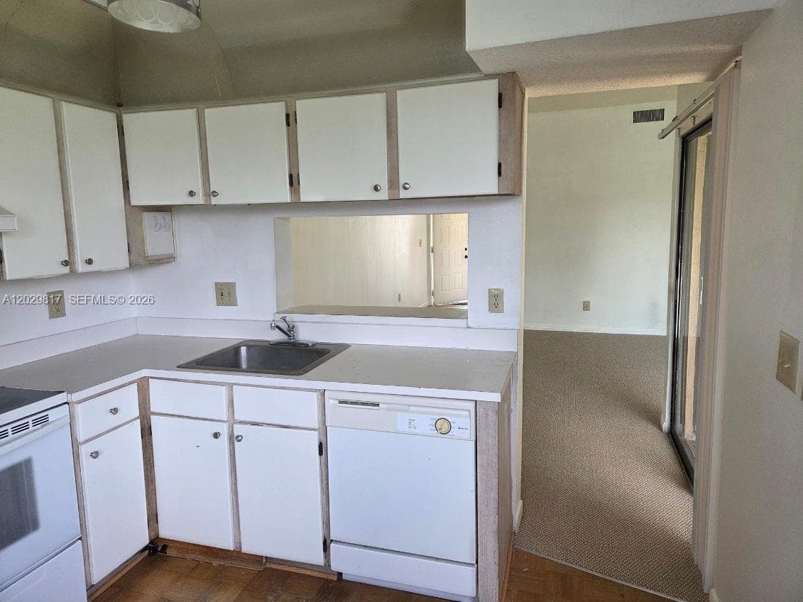 1017 Washington Cir # 1017D, Homestead, FL 33034 photo 4
