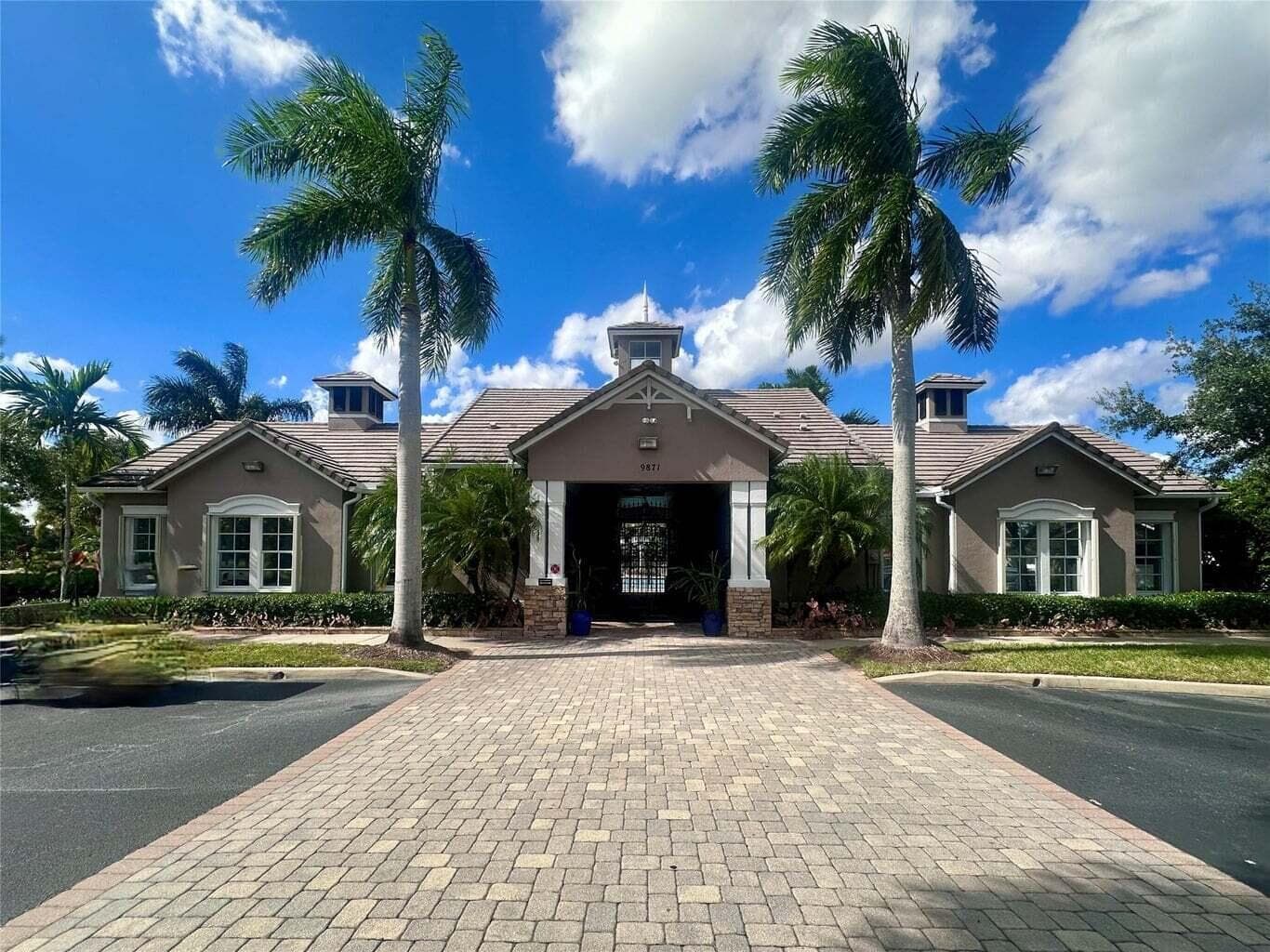 10931 SW Dunhill Court SW, Port St. Lucie, FL 34987 photo 2