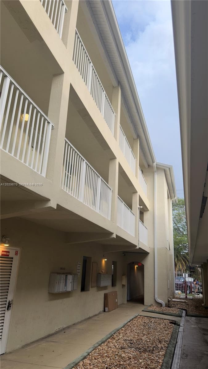1025 SW 7th Ave # 6, Miami, FL 33130 photo 2