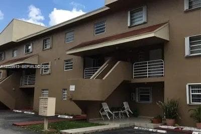 2778 W 60th St # 45, Hialeah, FL 33016 photo 3