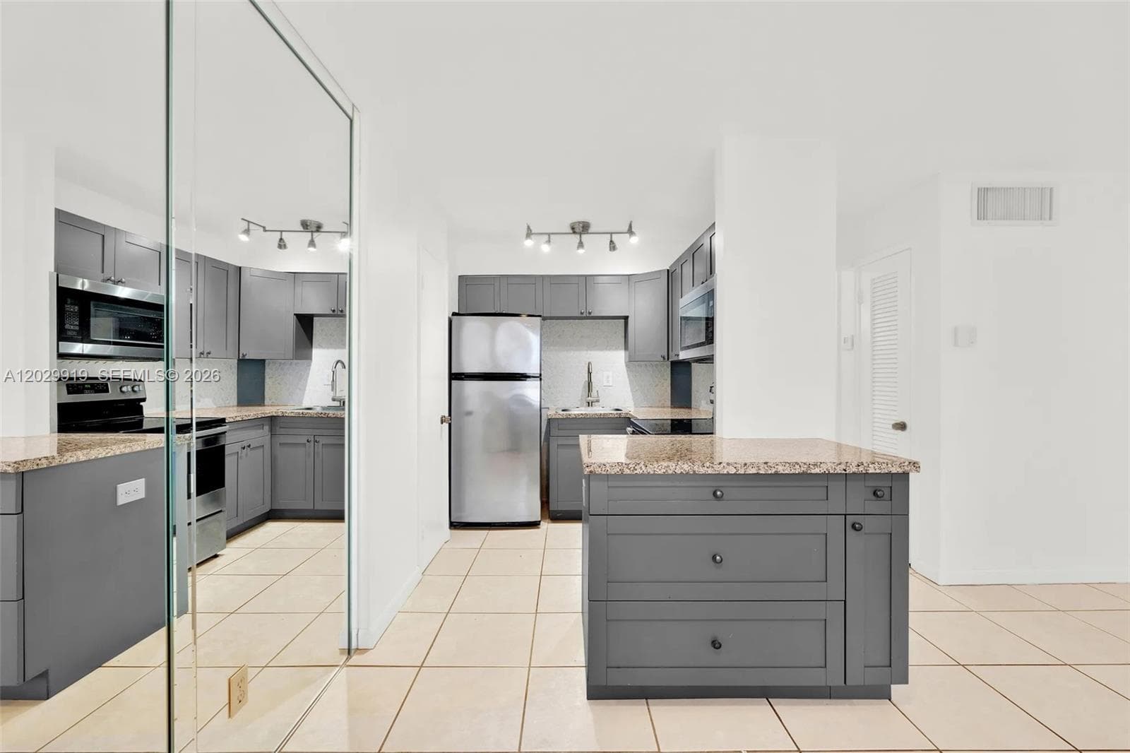 8701 SW 141st St # H6, Palmetto Bay, FL 33176 photo 5