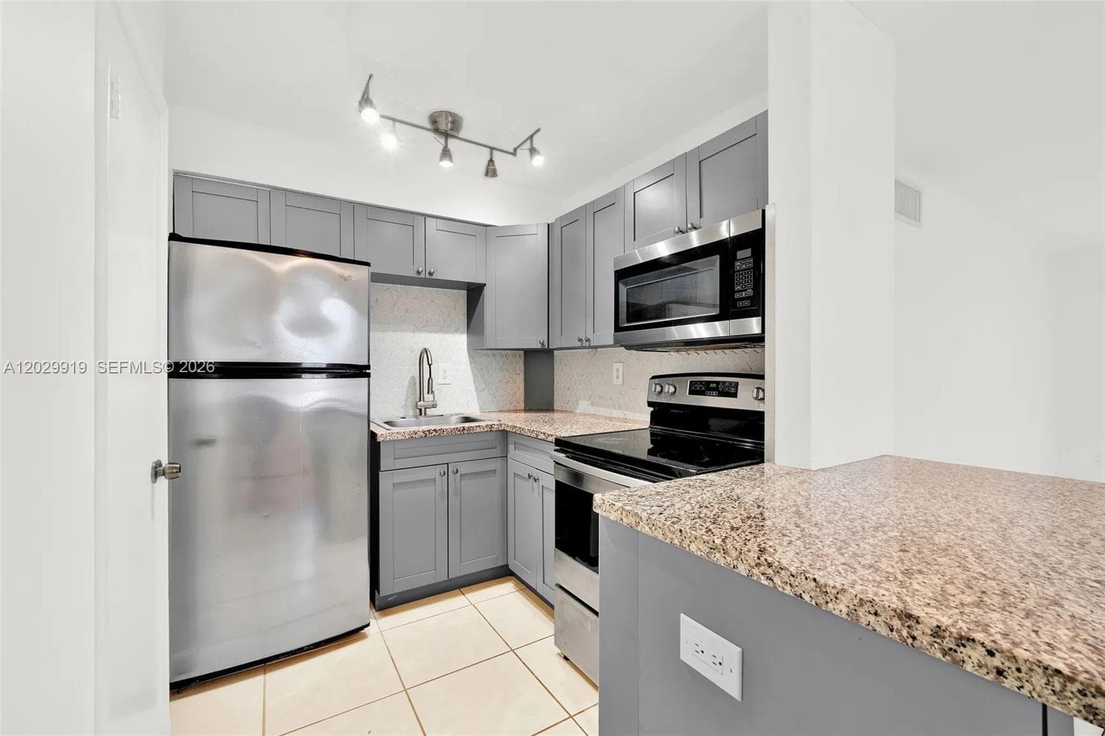 8701 SW 141st St # H6, Palmetto Bay, FL 33176 photo 4