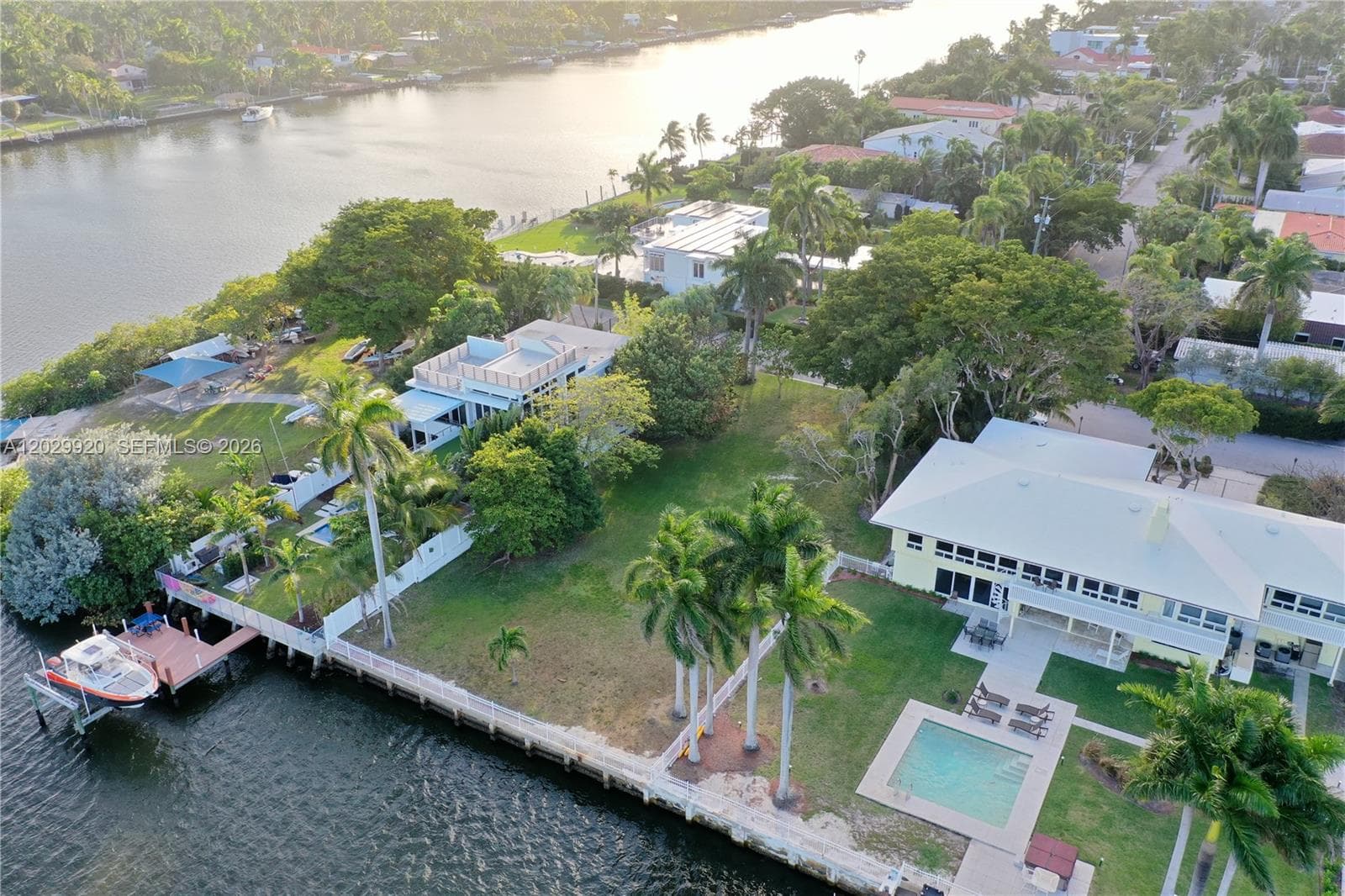 927 N Northlake Dr, Hollywood, FL 33019 photo 4