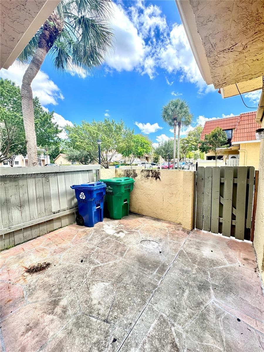 4240 NW 114th Ter # 40, Coral Springs, FL 33065 photo 2