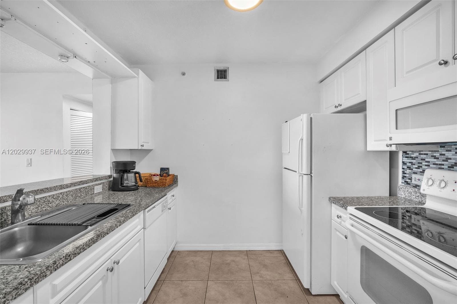 900 SW 8th St # 1103, Miami, FL 33130 photo 4
